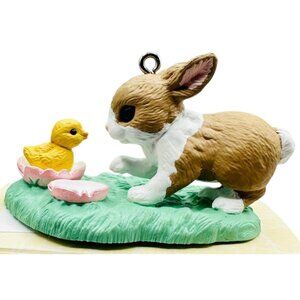 Hallmark Keepsake Peeping Out Easter Series Ornament 1994 Vintage w/ Box